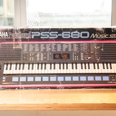 Yamaha PortaSound PSS-680 Music Station Electronic Keyboard/Clavier Elecronique — PSU, Original Box