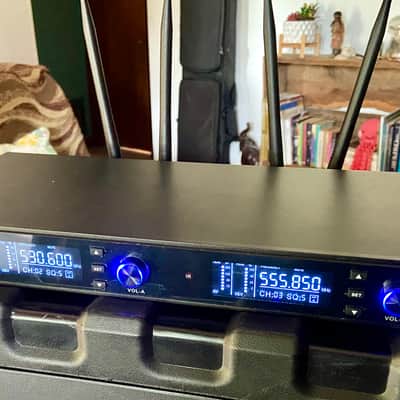 FROKET UHF WIRELESS DUAL HANDHELD TRUE DIVERSITY RACKMOUNT MICROPHONE SYSTEM T-M20 2024 - Black image 1