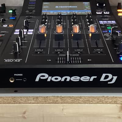 Pioneer XDJ-XZ 4-Channel Rekordbox / Serato All-In-One DJ System 2020 - Present - Black #20309 image 11