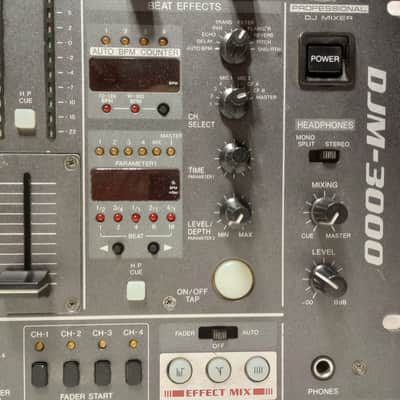 PIONEER PRO DJM-3000 4-channel, 19” Rackmount DJ mixer Analog + Digital image 3