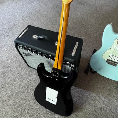 Squier Classic Vibe '70s Stratocaster with Laurel Fretboard 2019 - Present - Black image 9