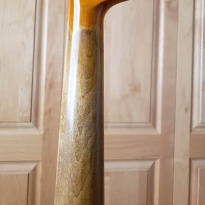 Fender Classic 60s Jazz. Heavy Relic 2018 Vintage White Relic Nitros Cellulose Lacquer. Beautiful Checking. image 12
