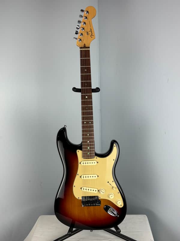Fender Stratocaster - Made in USA - 2005 - Tobacco Burst - Mint Condition! image 1