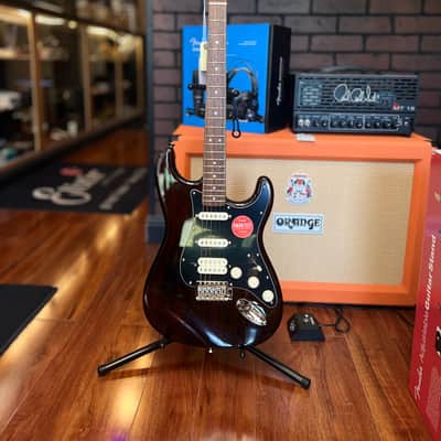 Squier Classic Vibe '70s Stratocaster HSS with Laurel Fretboard 2019 - Present - Walnut image 2