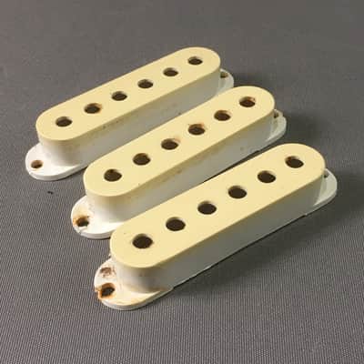 Vintage Set of 3 MIJ Fender Strat Pickup Covers Japan 1990s Natural Aged Cream Relic image 1