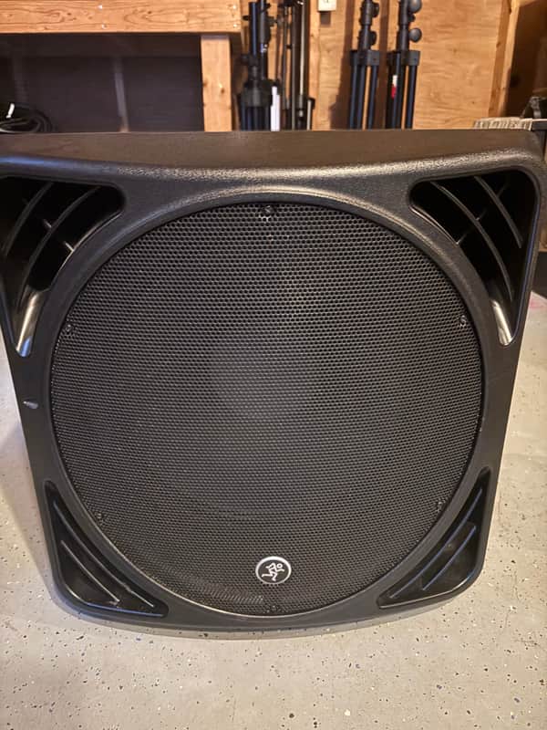 Mackie SRM1550 15" 1200-Watt Powered Subwoofer 2016 - 2020 - Black image 1