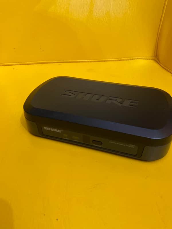 Shure PG4 - Black wireless receiver system image 1