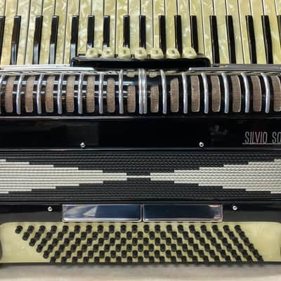 SILVIO SOPRANI 3-REED ACCORDION #CCBSS4232-7 image 3