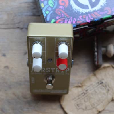 Catalinbread "Limited Airstrip Gold and White" 100 units Only image 3