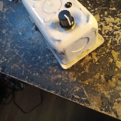 Dongeomac Meathead Fuzz in Distressed White image 4