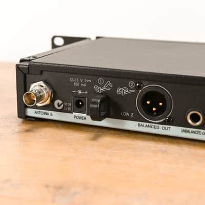 Shure SLX4 Wireless Receiver - L4 Band: 638-662 MHz (NO POWER SUPPLY) CG0100W image 7