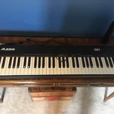 Alesis Q61 61-Key USB/MIDI Keyboard Controller