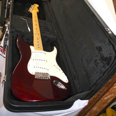 2006 Fender Standard Stratocaster Made in Mexico Midnight Wine W/Hard Shell Case image 3