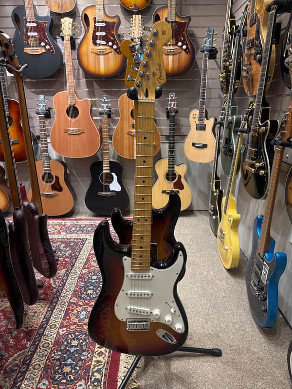 Fender MIM Stratocaster 2024 Sunburst w Hipshot tuners - Mint image 1