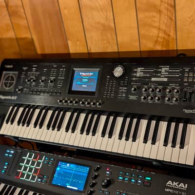 Roland V-Synth XT or GT - Gearspace