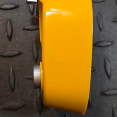 Danelectro Grilled Cheese Resonant Filter Distortion DJ-10 Food Series Yellow Missing Back Rubber image 3