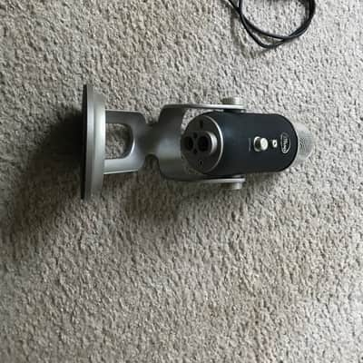 Blue Yeti Pro Multipattern USB Condenser Microphone with XLR Output 2020 - Present - Black image 4