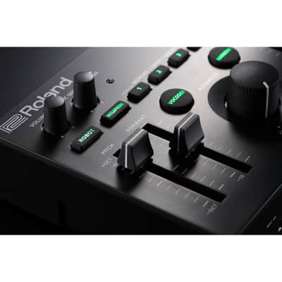 Roland AIRA VT-4 Voice Transformer + D27 Microphone + XLR image 10