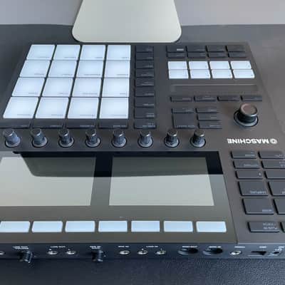 Native Instruments Maschine MKIII 2010s - Black image 10