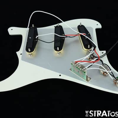 *NEW Wilkinson WOVS LOADED PICKGUARD for Fender Strat Parchment 3 Ply 8 Hole image 2