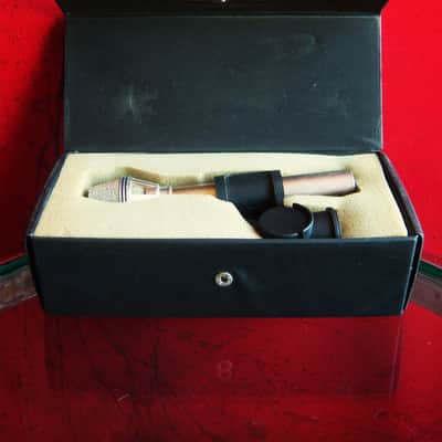 Vintage 1970's AKG D190E dynamic cardioid microphone w mic clip & pouch Low Z 200 OHMS D1000E # 3 image 3