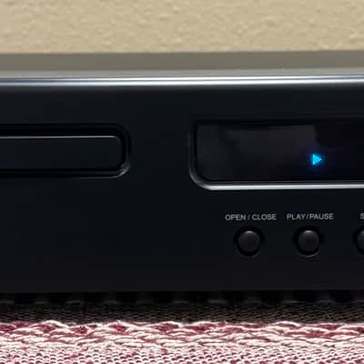 NAD C545BEE Compact Disc Player w/ Remote image 2