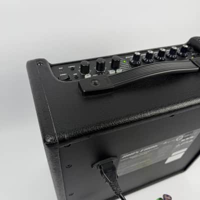 Fender Mustang I V.2 2015 - Black with silver/gray cloth image 10