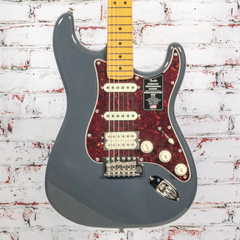 Fender - American Professional Classic Stratocaster - Electric Guitar - HSS - Maple Fingerboard - Faded Black - w/ Deluxe Gigbag image 1