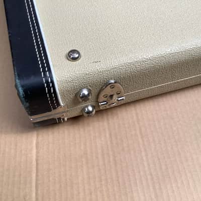 Fender Custom shop limted edition strat stratocaster guitar case hardcase 2 color version made in USA image 12