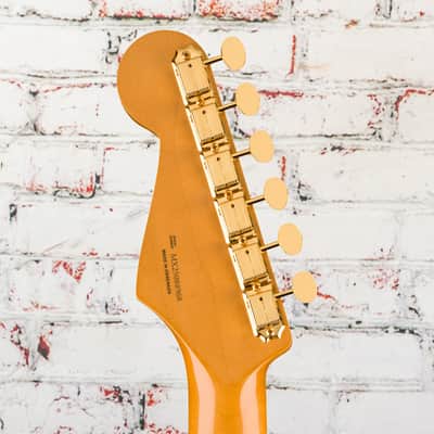 Fender - Limited Edition Vintera III Late '50s Stratocaster - Electric Guitar w/ Maple Fingerboard - White Blonde - w/ Deluxe Gigbag image 3