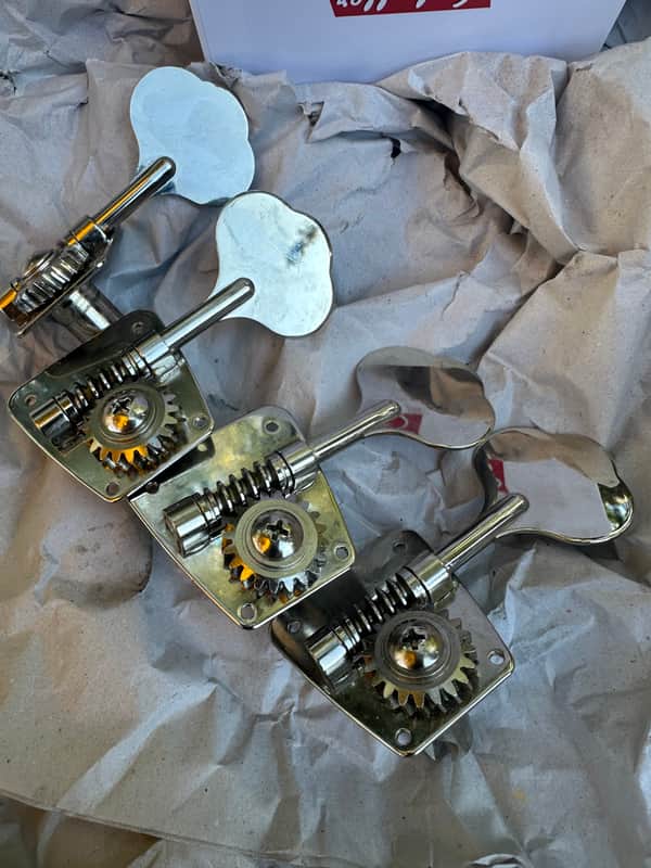 Fender Jazz Bass Tuners 2012 - Chrome image 1