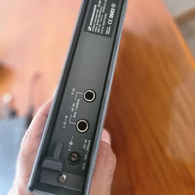 Sennheiser Sennheiser EW 300 IEM SR 300 + EK 300 IEM Stereo UHF 838-870MHz Rack image 13