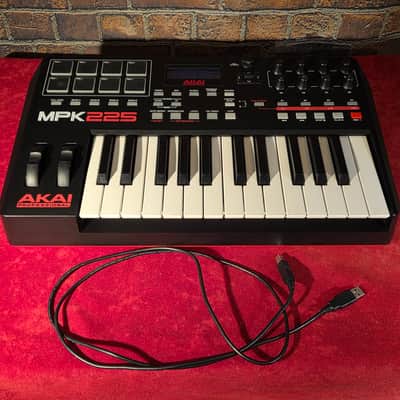 Akai MPK225 MIDI Keyboard Controller w/ USB Cable