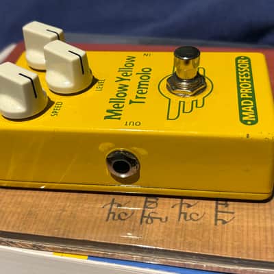 Immagine Mad Professor Mellow Yellow Tremolo 2010s - Yellow - 2