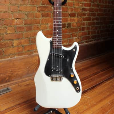 Fender 1950s Duo Sonic w/ Warmoth Neck - White image 3