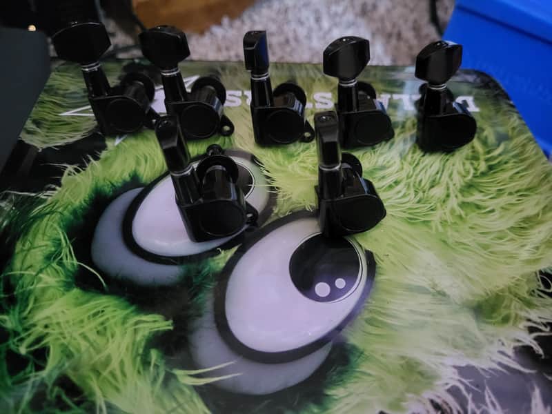 Ibanez 7 string tuners 2000s - Black image 1