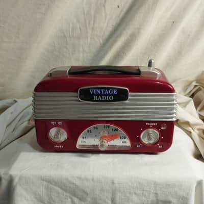 Petite radio "Vintage" modèle F645, AM-FM, portable image 6