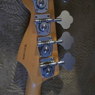 Fender Jazz bass deluxe/2001/ gloss black.Rare! image 7