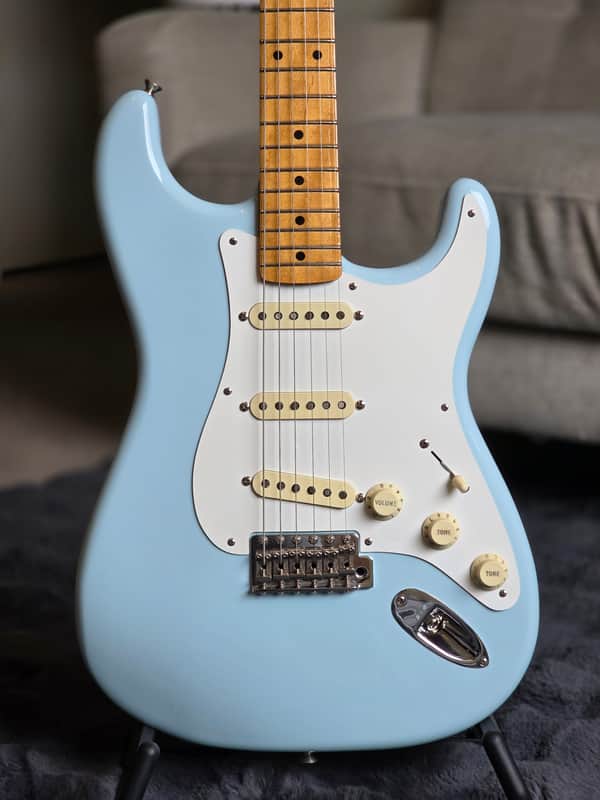 Fender Vintera '50s Stratocaster with Maple Fretboard 2019 - 2023 - Sonic Blue