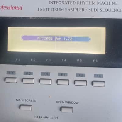 Akai MPC2000 MIDI Production Center 1997 - 2001 - Grey image 2