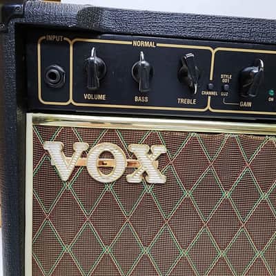 Vox VR30R Valve Reactor 2-Channel 30-Watt 1x10" Guitar Combo 2005 - 2006 - Black image 2