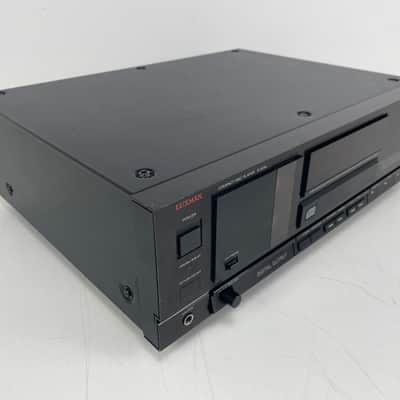 Luxman - D-103u - Compact Disc Player - Tube CD Player image 3