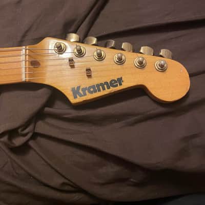 Kramer  Vanguard  81/82 - Black strathead image 14
