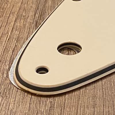 General Vintage Tone  1962 Stratocaster pickguard 3 ply parchment with full shield plate guard 1962 image 3