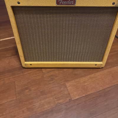 Fender Blues Junior Lacquered Tweed 15-Watt 1x12" Guitar Combo 2016 - Present - Lacquered Tweed image 5