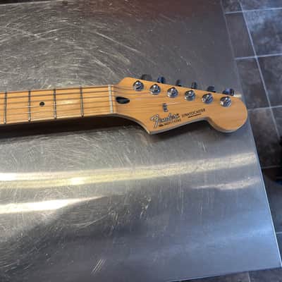 2005 Fender Standard Stratocaster image 7