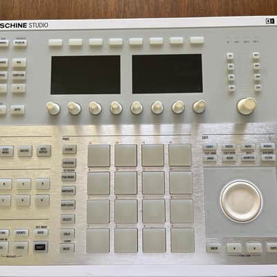 Native Instruments Maschine Studio 2010s - White image 1