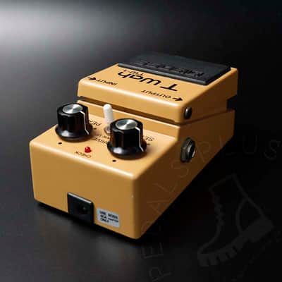 Boss TW-1 T Wah (Black Label) 1983 w/ original box image 7