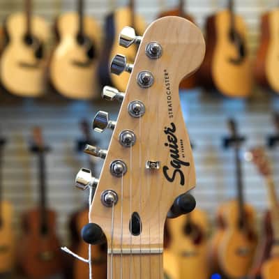 Squier Limited Edition Squier Sonic Stratocaster Electric Guitar Fiesta Red image 7