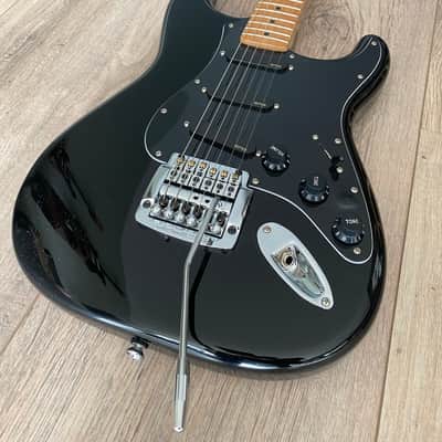 Squier Steve Rothery Stratocaster Marillion Squier by Fender Blac image 1